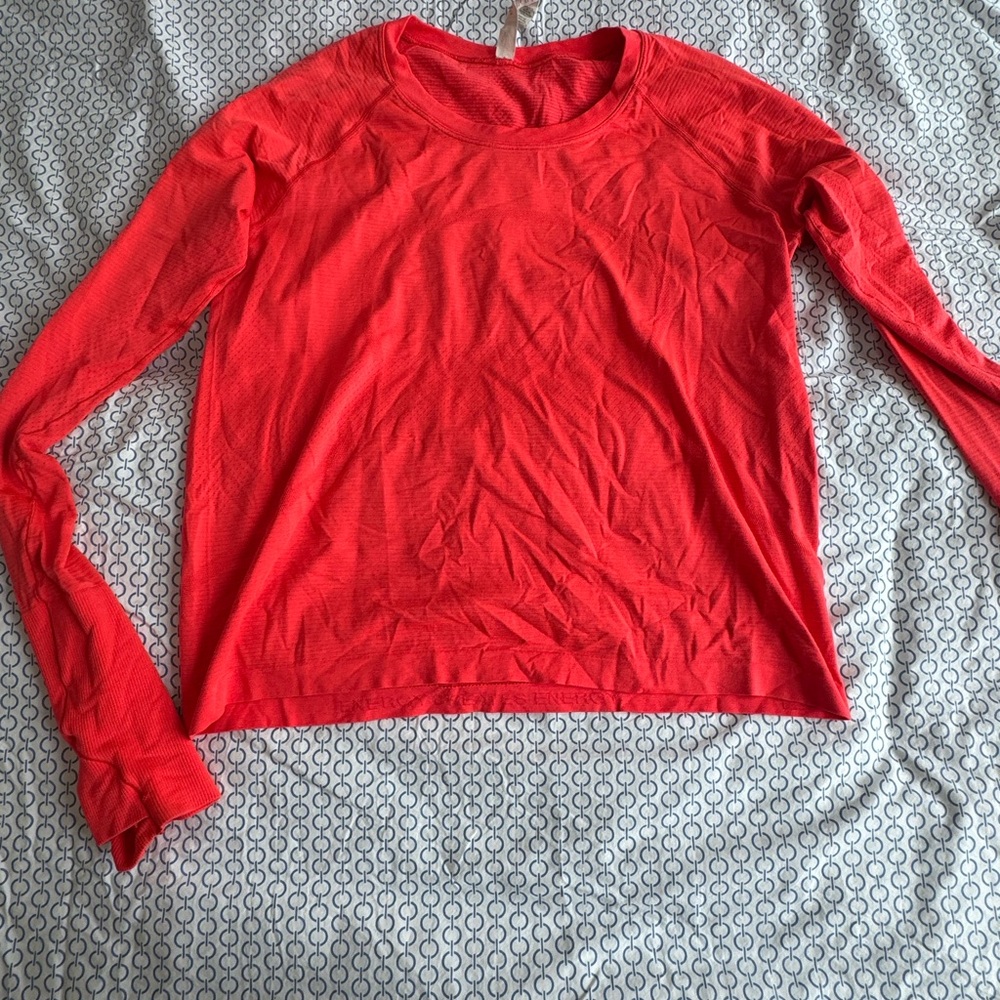 Lululemon women’s pink Long Sleeve Top